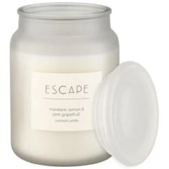B&M Large Spa Scented Candle - White - Escape -Kitchen and Tableware Store 368691 large spa candle escape 3
